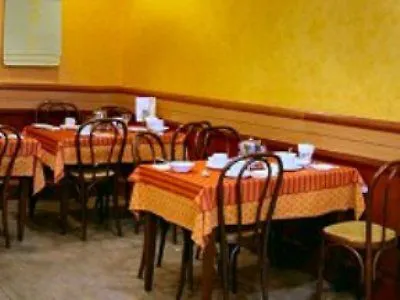 The Originals City, Astoria Vatican, מלון 3*