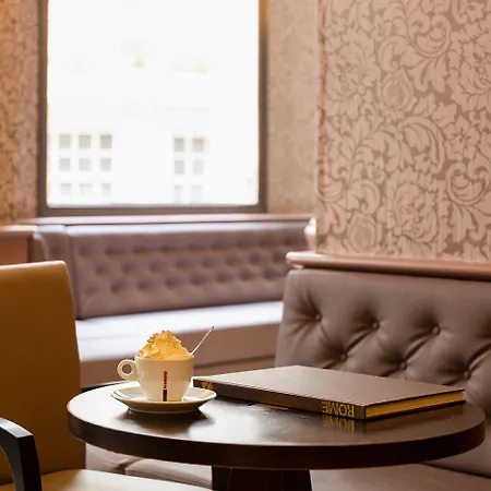 The Originals City, Astoria Vatican, מלון 3*